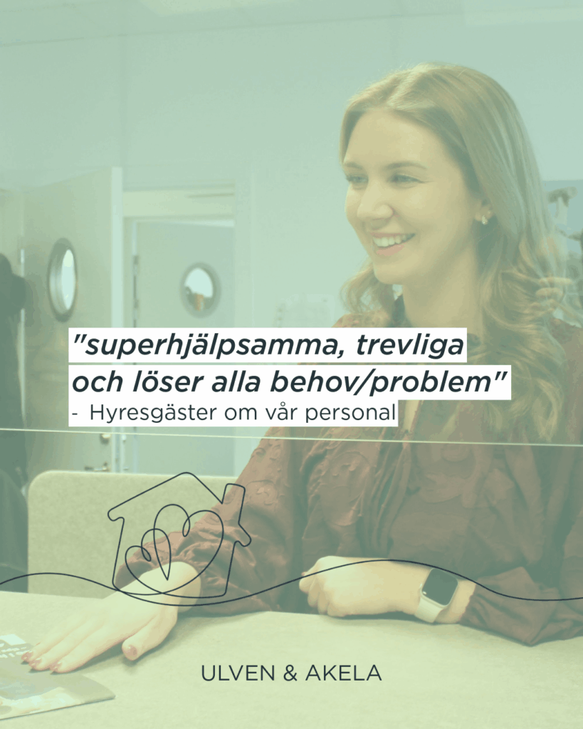 Leende kvinna i kundtjänst